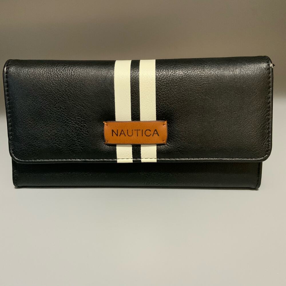 Nautica wallet with I.D. RFID Protection